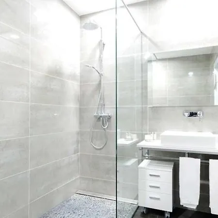 L'ile-rousse Sleeps 2 *