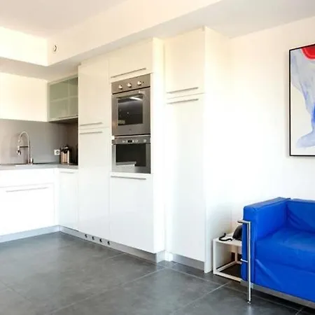 L'ile-rousse Sleeps 2 شقة *